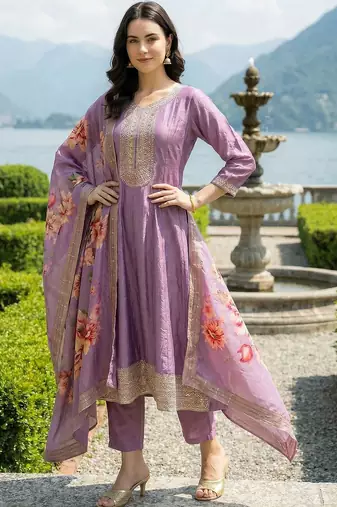 Women Floral Embroidered Panelled Thread Work Kurta with Trousers & With Dupatta