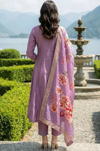 Women Floral Embroidered Panelled Thread Work Kurta with Trousers & With Dupatta