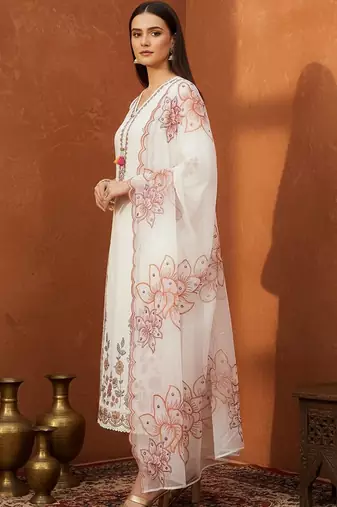 Women Floral Embroidered Regular Thread Work Kurta with Trousers & With Dupatta