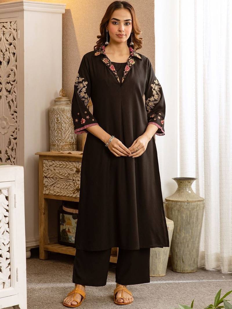 Women Floral Embroidered Regular Thread Work Kurta with Trousers