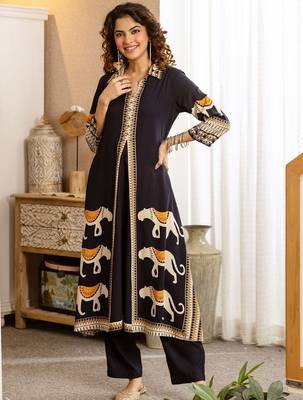 Women Ethnic Motifs Printed Panelled Kurta With Trousers 1