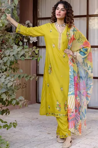 Women Ethnic Motifs Embroidered Regular Thread Work Kurta with Trousers & With Dupatta