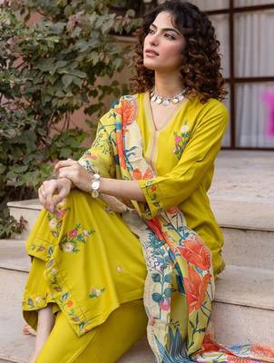 Women Ethnic Motifs Embroidered Regular Thread Work Kurta with Trousers & With Dupatta 4