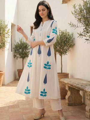 Women Ethnic Motifs Printed Panelled Pure Cotton Kurta with Trousers 1
