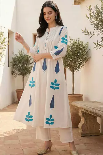 Women Ethnic Motifs Printed Panelled Pure Cotton Kurta with Trousers