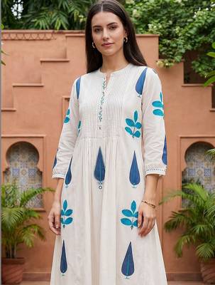 Women Ethnic Motifs Printed Panelled Pure Cotton Kurta with Trousers 2