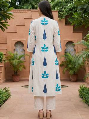 Women Ethnic Motifs Printed Panelled Pure Cotton Kurta with Trousers 4