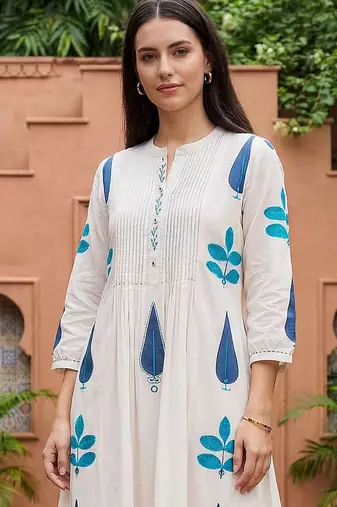 Women Ethnic Motifs Printed Panelled Pure Cotton Kurta with Trousers