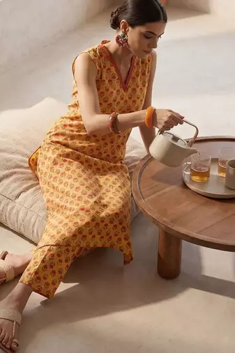 Women Floral Printed Regular Pure Cotton Kurta with Trousers