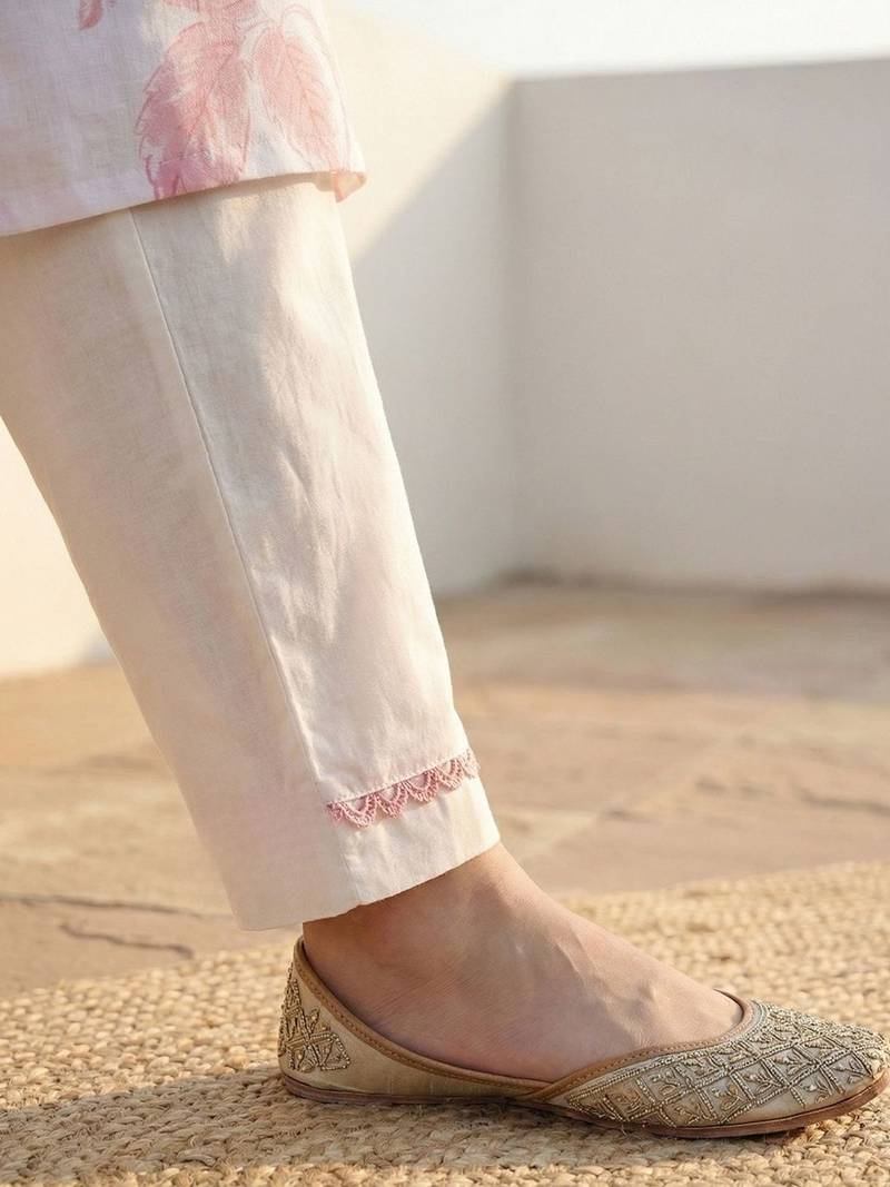 Women Floral Printed Regular Beads and Stones Linen Kurta with Trousers & With Dupatta