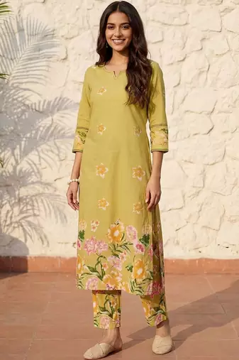 Women Floral Printed Regular Pure Cotton Kurta with Trousers