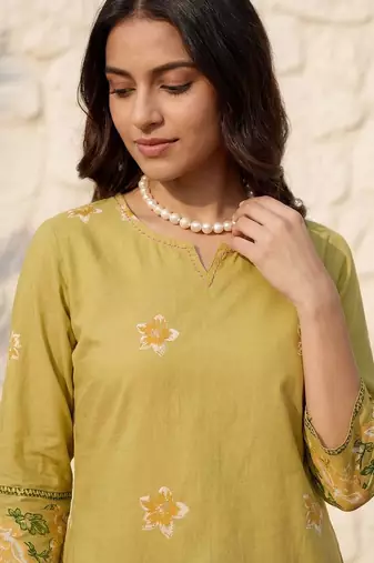 Women Floral Printed Regular Pure Cotton Kurta with Trousers
