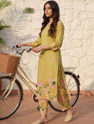 Women Floral Printed Regular Pure Cotton Kurta with Trousers 3