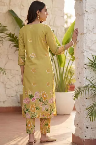 Women Floral Printed Regular Pure Cotton Kurta with Trousers