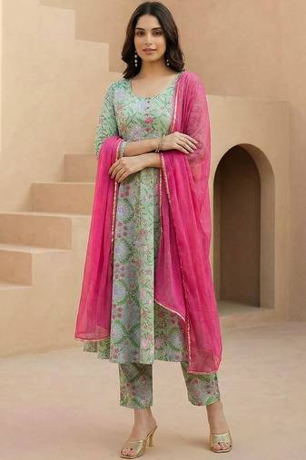 Women Floral Printed Regular  Cotton Kurta with Trousers & With Dupatta