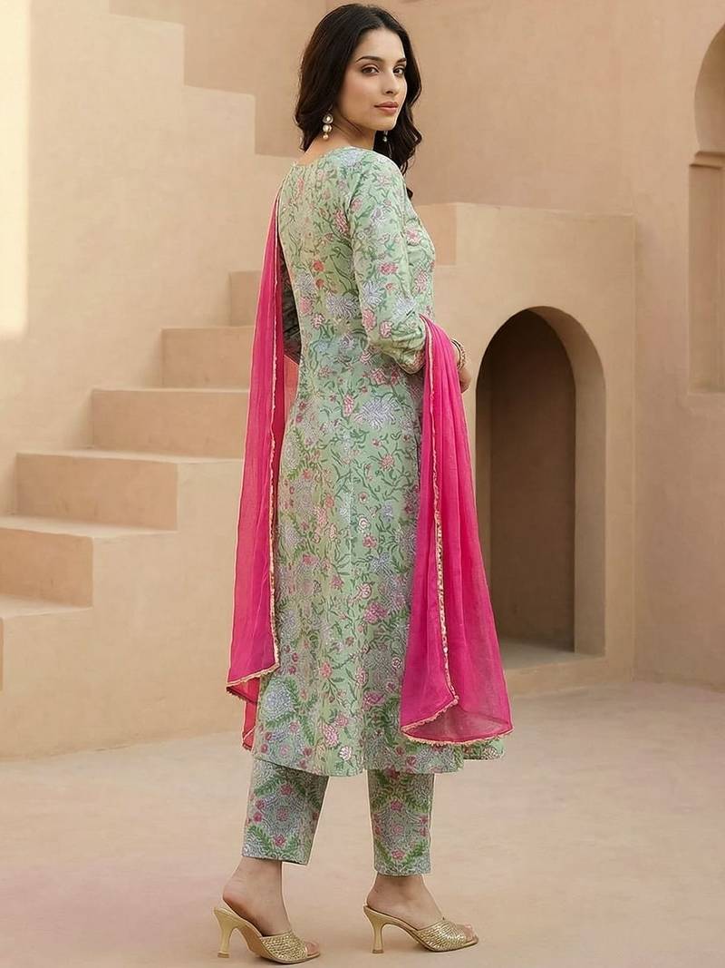Women Floral Printed Regular Pure Cotton Kurta with Trousers & With Dupatta