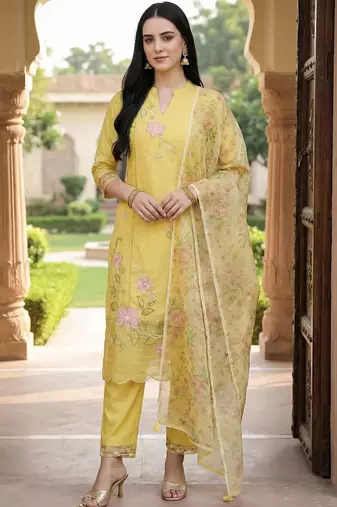 Women Floral Embroidered Regular Thread Work Kurta with Trousers & With Dupatta