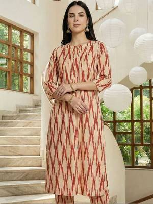 Women Printed Regular Pure Cotton Kurta with Trousers 4