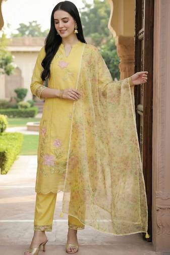 Women Floral Embroidered Regular Thread Work Kurta with Trousers & With Dupatta