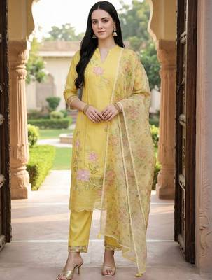 Women Floral Embroidered Regular Thread Work Kurta with Trousers & With Dupatta 5
