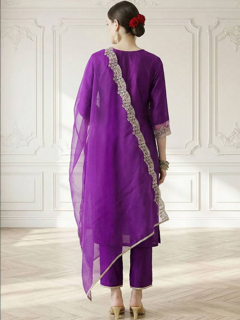 Women Floral Embroidered Regular Thread Work Liva Kurta with Trousers & With Dupatta