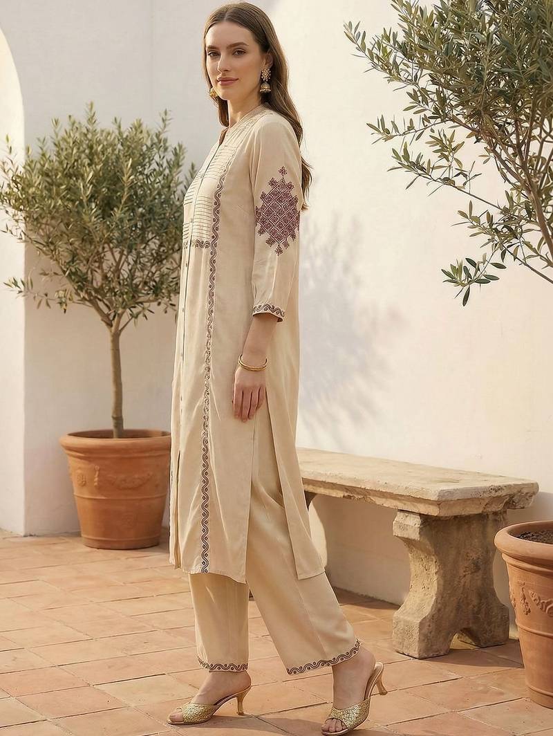 Women Ethnic Motifs Embroidered Regular Thread Work Kurta with Palazzos