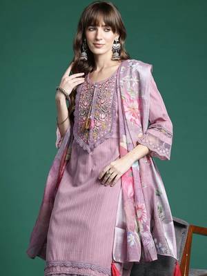 Women Floral Embroidered Regular Thread Work Linen Kurta with Trousers & With Dupatta 4