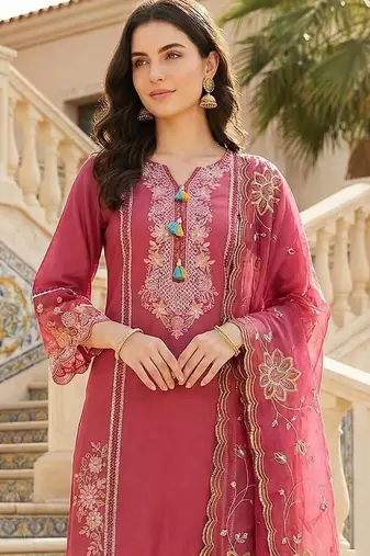 Women Floral Embroidered Regular Thread Work Kurta with Trousers & With Dupatta