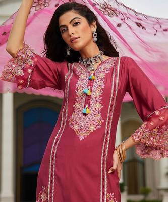 Women Floral Embroidered Regular Thread Work Kurta with Trousers & With Dupatta 4