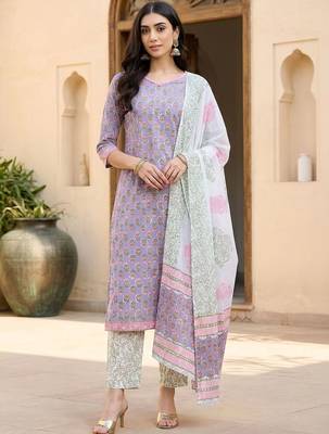 Women Floral Printed Regular  Cotton Kurta with Trousers & With Dupatta 1