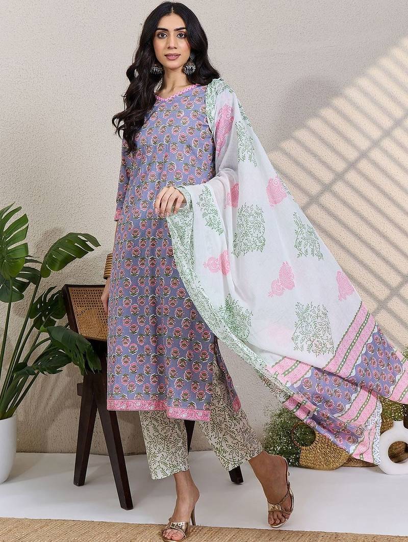Women Floral Printed Regular  Cotton Kurta with Trousers & With Dupatta