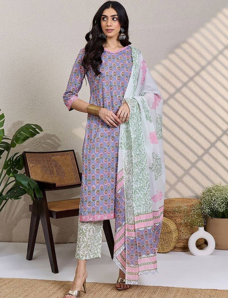 Women Floral Printed Regular  Cotton Kurta with Trousers & With Dupatta