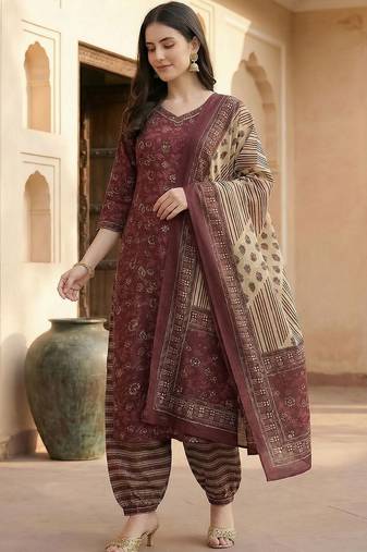 Women Floral Printed Regular Pure Cotton Kurta with Patiala & With Dupatta