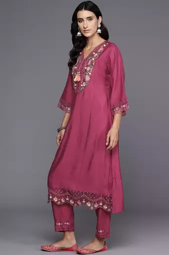 Women Floral Embroidered Regular Thread Work Kurta with Trousers & With Dupatta