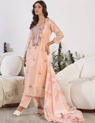 Women Floral Embroidered Regular Thread Work Pure Cotton Kurta with Trousers & With Dupatta 3