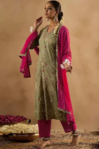 Women Ethnic Motifs Printed Regular Thread Work Pure Cotton Kurta with Trousers & With Dupatta