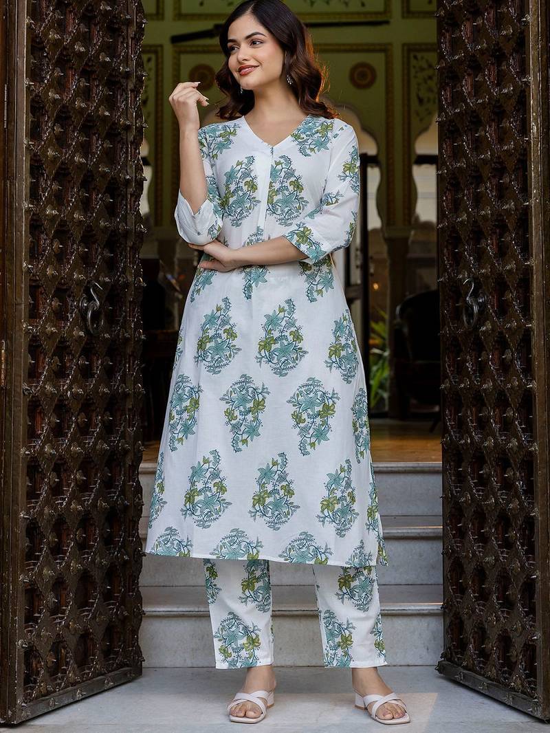 Women Floral Printed Regular Pure Cotton Kurta with Trousers