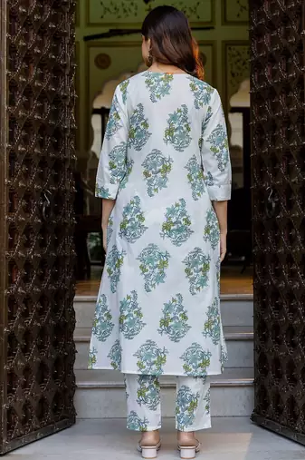 Women Floral Printed Regular Pure Cotton Kurta with Trousers