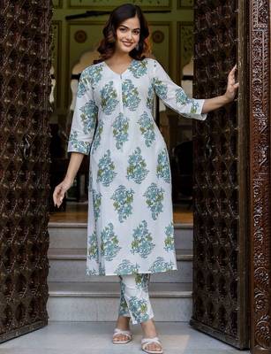 Women Floral Printed Regular Pure Cotton Kurta with Trousers 4