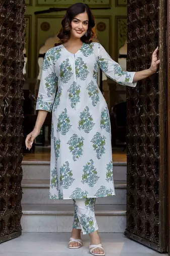 Women Floral Printed Regular Pure Cotton Kurta with Trousers