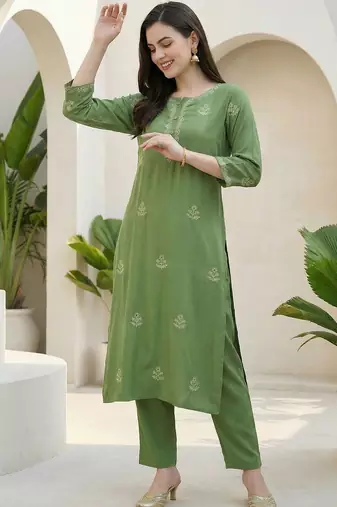 Women Floral Embroidered Regular Thread Work Kurta with Trousers