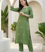 Women Floral Embroidered Regular Thread Work Kurta with Trousers