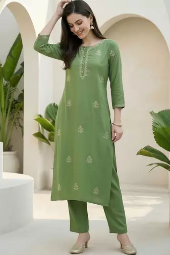 Women Floral Embroidered Regular Thread Work Kurta with Trousers