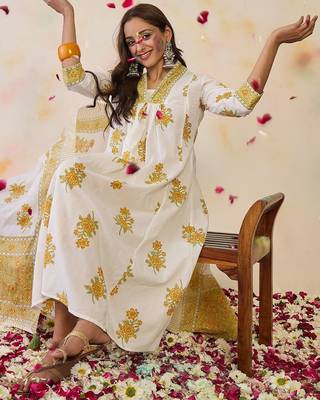 Floral Printed Pleated Beads and Stones Pure Cotton Kurta with Trousers & Dupatta 2