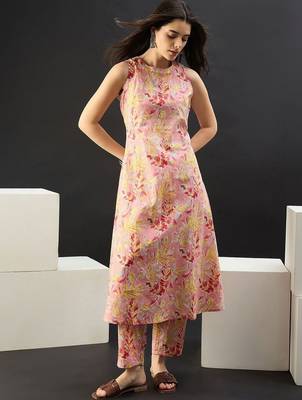Women Floral Printed Regular Pure Cotton Kurta with Trousers 2