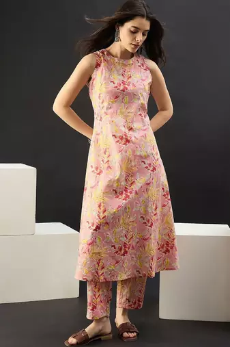 Women Floral Printed Regular Pure Cotton Kurta with Trousers