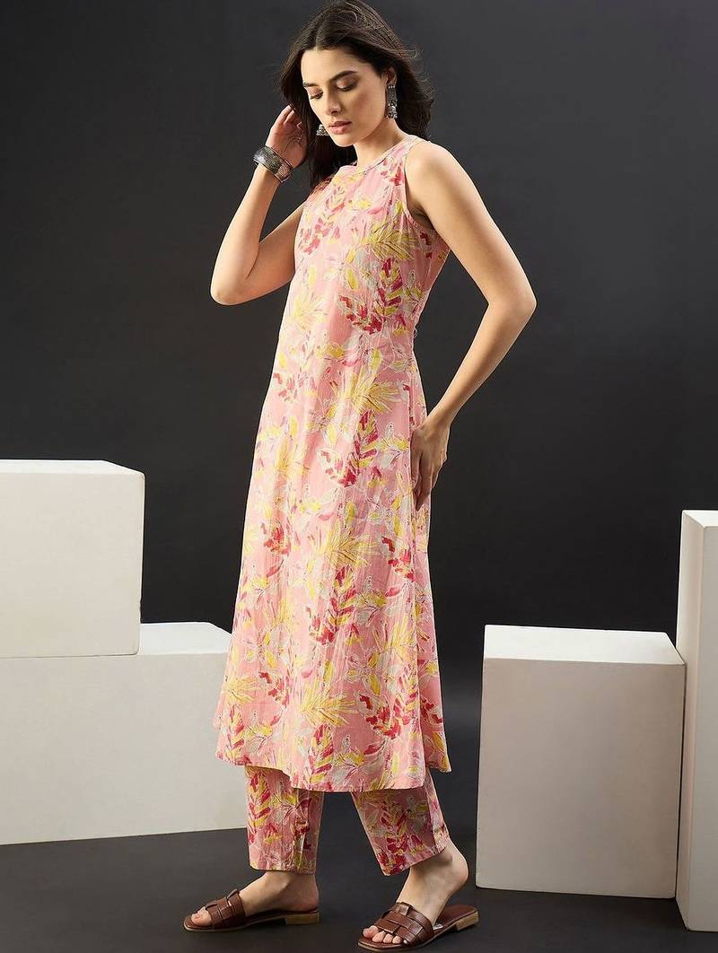 Women Floral Printed Regular Pure Cotton Kurta with Trousers