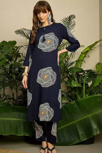 Women Printed Regular Kurta with Trousers