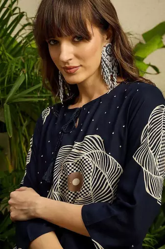 Women Printed Regular Kurta with Trousers