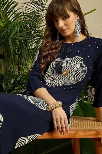Women Printed Regular Kurta with Trousers